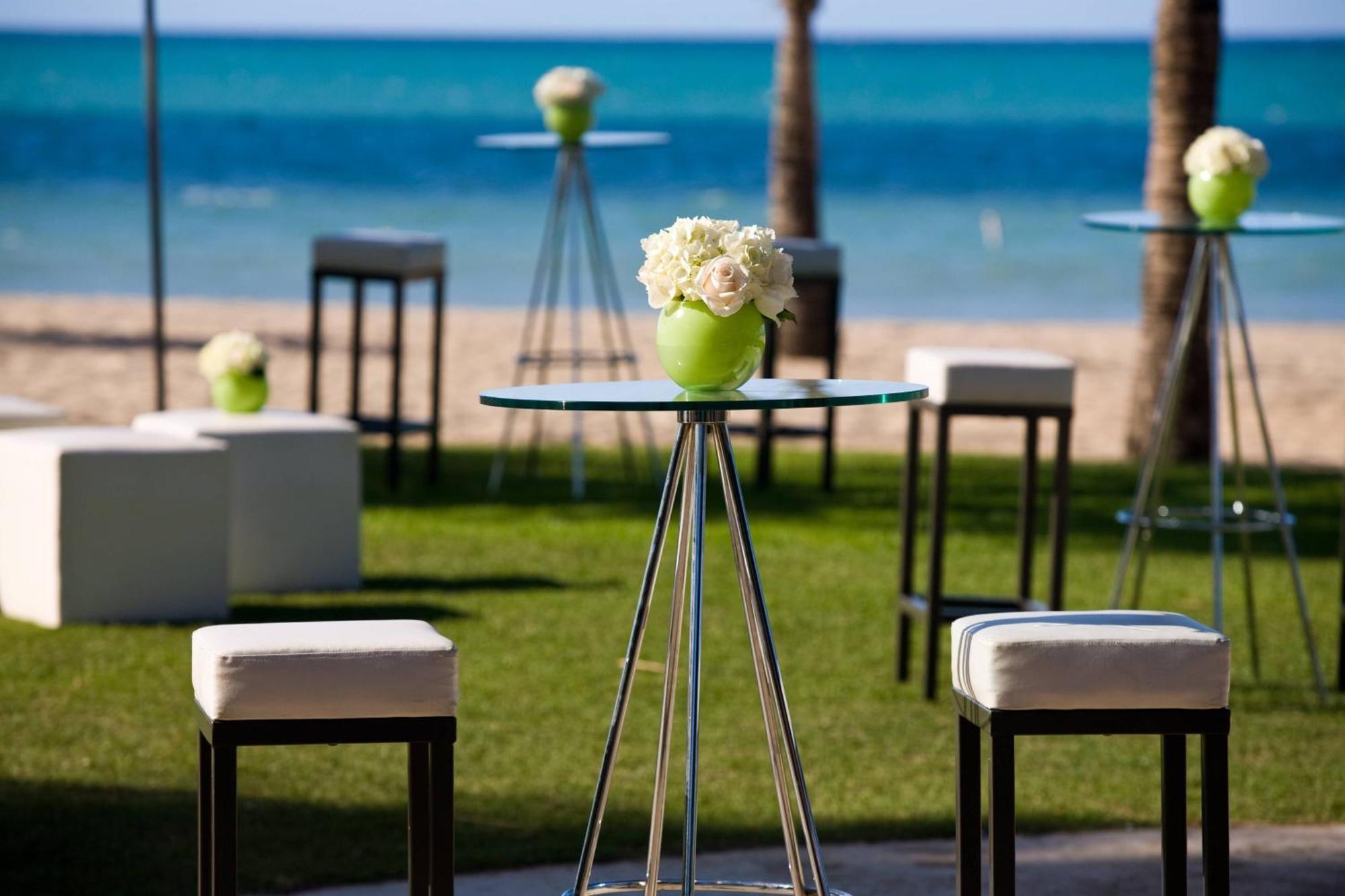 Courtyard By Marriott Isla Verde Beach Resort San Juan Exterior photo