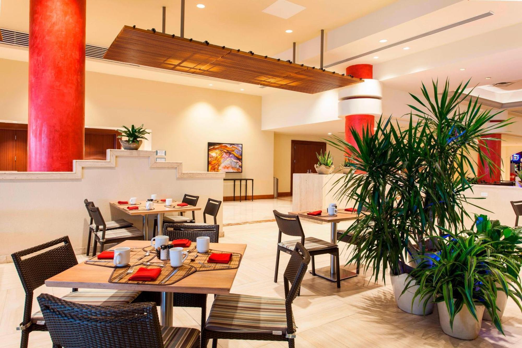 Courtyard By Marriott Isla Verde Beach Resort San Juan Exterior photo