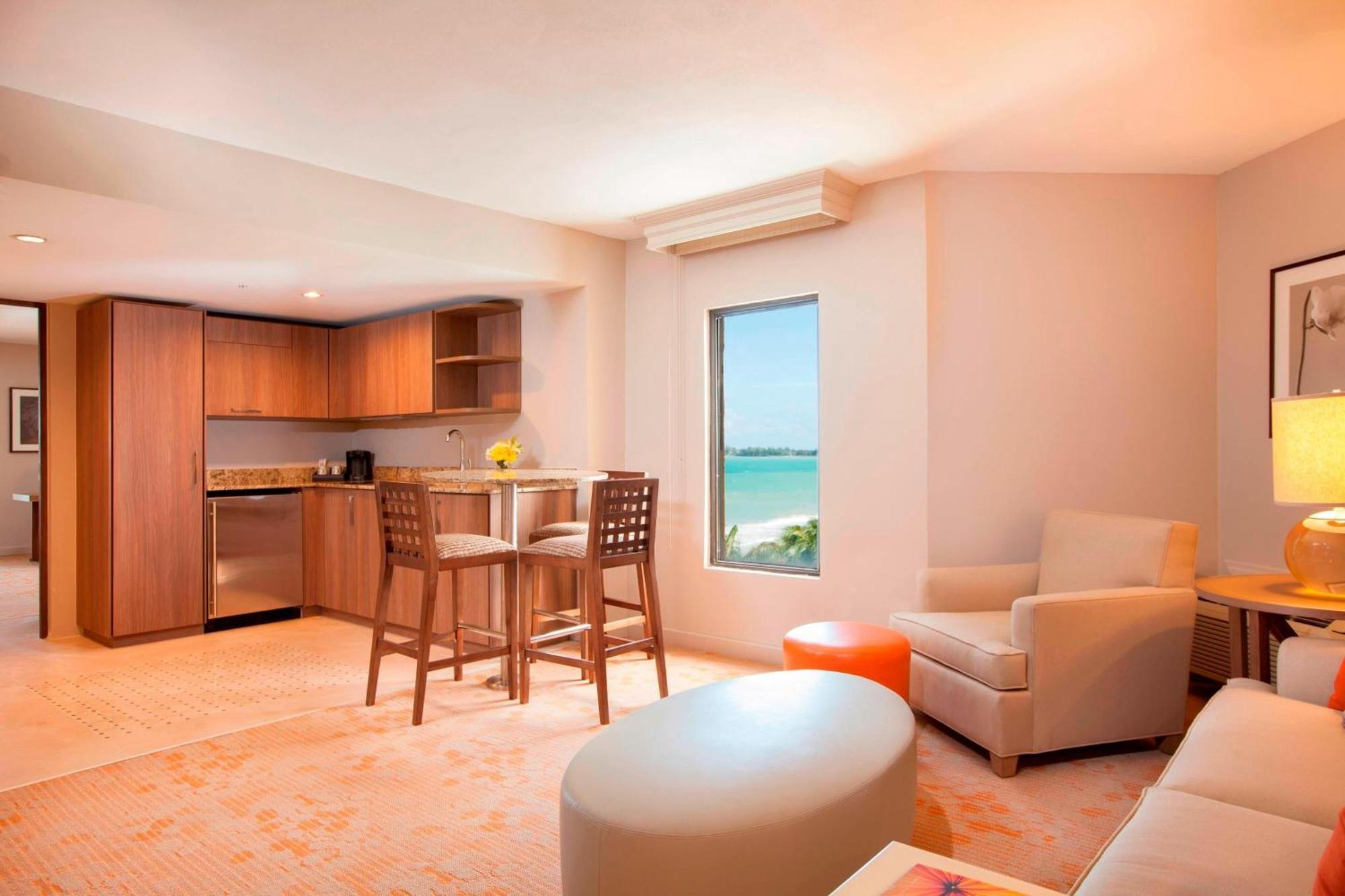 Courtyard By Marriott Isla Verde Beach Resort San Juan Exterior photo